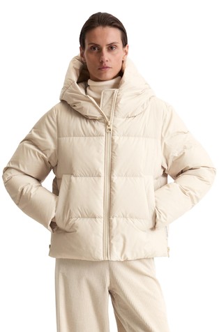 Regular fit vodoodbojna prešita puhovka