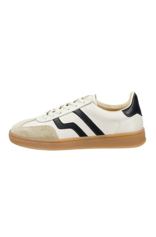 Cuzima Leather Sneakers