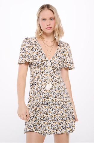 Short dress with pattern and drawstring