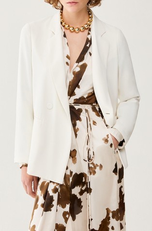 Suknjič z dvorednim zapenjanjem iz plapolajoče tkanine