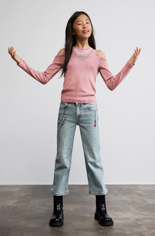 Cut-out shoulder tee with print