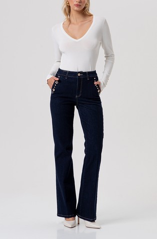 Jeans hlače z zvončastimi hlačnicami in kovinskimi rinkami