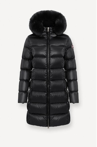 Dolga puhovka s kapuco in krzneno obrobo