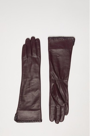 Leather gloves with decorative seams