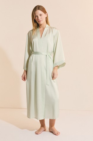 Olyssa satenasta jutranja halja