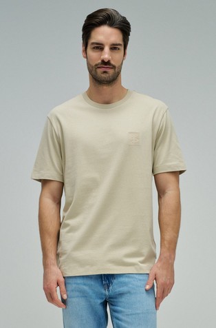 T-shirt with branding