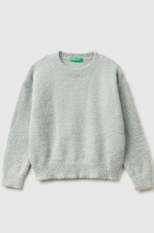 Pleten pulover s svetlečimi lureks vlakni