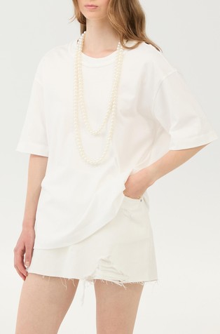 Oversized fit T-shirt with necklace