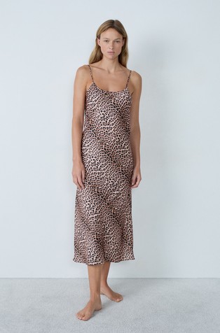 Reid satenasta spalna srajca z naramnicami in leopardjim vzorcem