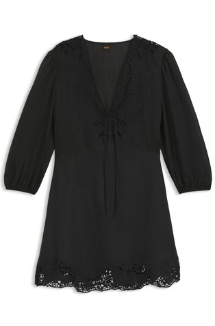 Obleka iz ramije z vezenimi detajli