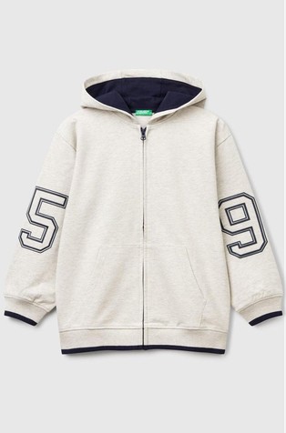 Hooded sweatshirt with rubbery print