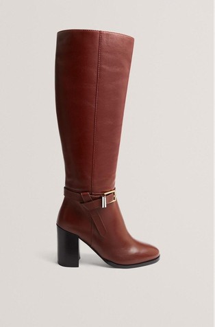 Usnjeni škornji s peto