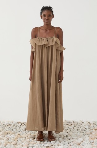 Long dress with ruffle collar