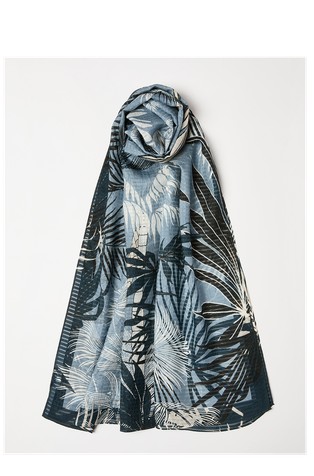Satin scarf with pattern