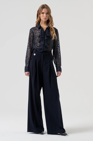 Zvončaste hlače z gubami v pasu