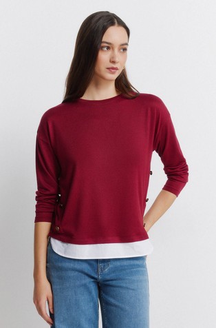 Majica s kontrastnim vstavkom in dekorativnimi gumbi