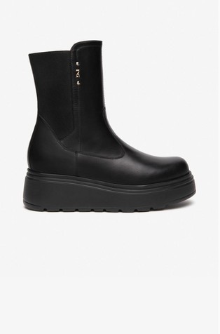 Usnjeni gležnjarji s platformo