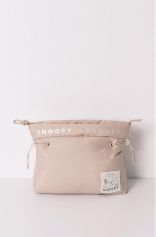 Medium nylon Snoopy vanity case