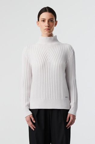 Seamless 3D Knit Mockneck Sweater