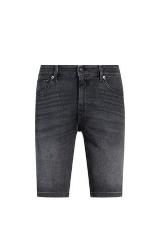 Slim-fit shorts in comfort-stretch denim.