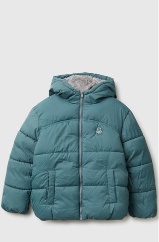 Prešita bunda s kapuco in kosmateno podlogo