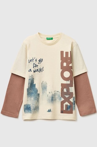 Double-sleeved T-shirt