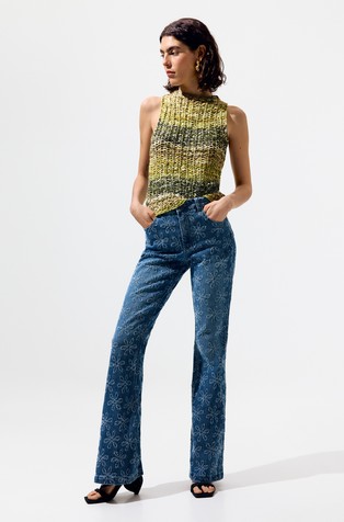 Majica brez rokavov v kvačkanem slogu