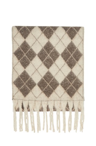 Cozy scarf with an argyle pattern