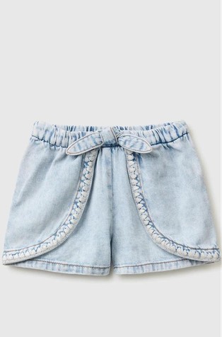 Denim shorts with knot