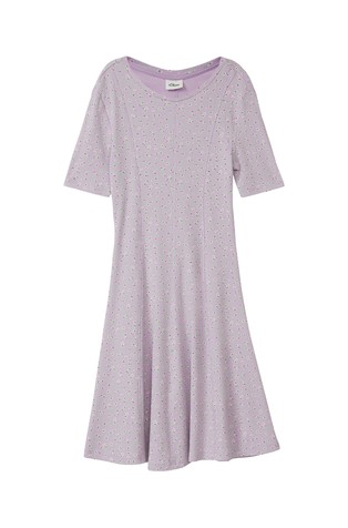 Rebrasta obleka s cvetličnim vzorem