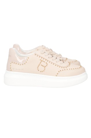 Leather sneakers with struds