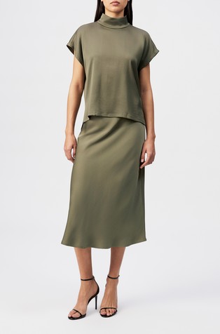 Satenasta bluza s stoječim ovratnikom