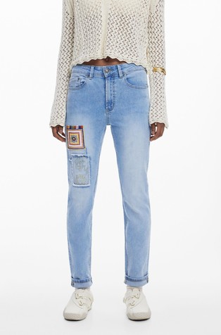 Skinny jeans with patches