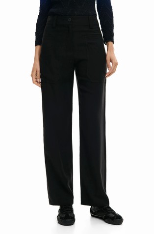 Ravne hlače z našitimi žepi