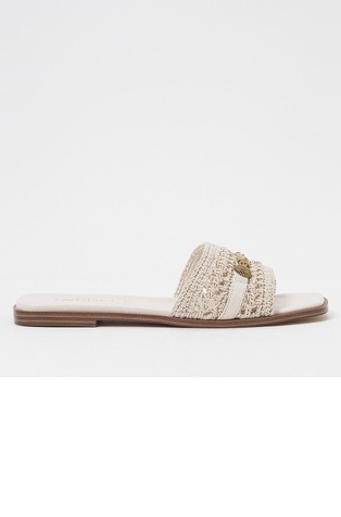 Natikači z zgornjim delom v kvačkanem slogu