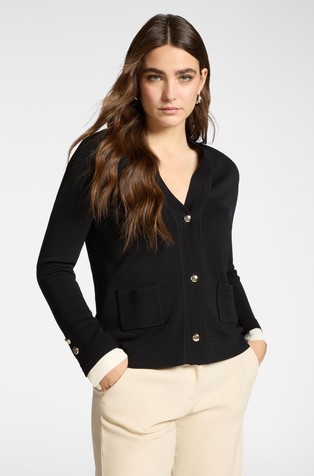 Pletena jopa z logo gumbi