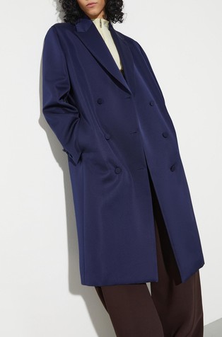 Satenast plašč z dvorednim zapenjanjem