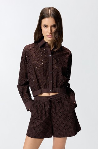 Cropped srajca z vezeninami