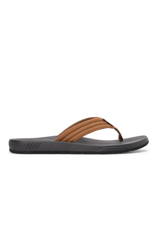 Japonke s podloženimi trakovi