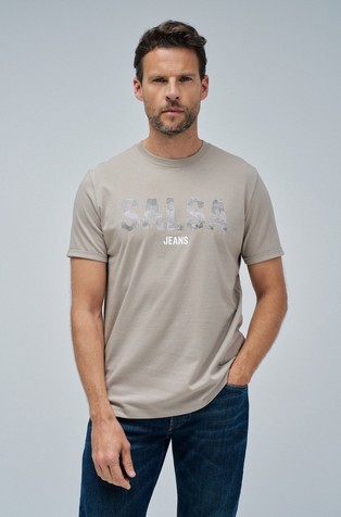 T-shirt with branding