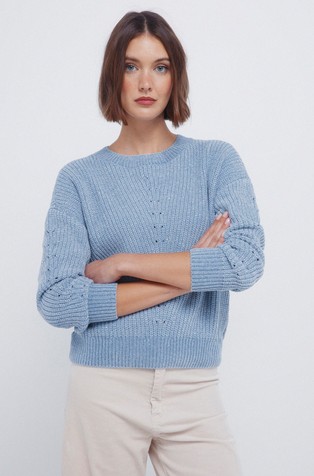 Pleten pulover s svetlečimi lureks vlakni