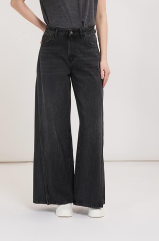 Wide-leg cotton jeans
