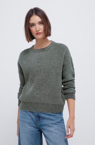 Pleten pulover s svetlečimi lureks vlakni