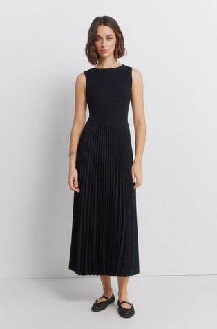 Dolga obleka iz kombinacije tkanin