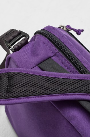 FJALLRAVEN Unisex Vardag vodoodbojna torba za čez ramo Škrlatna - Violette / Coal Black 10