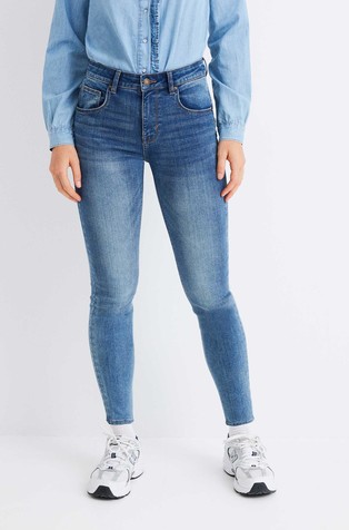 Push up jeans