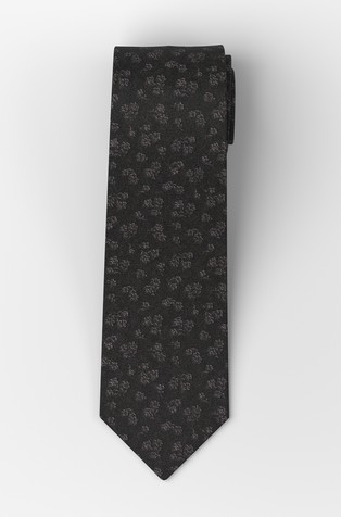 Silk tie with floral pattern