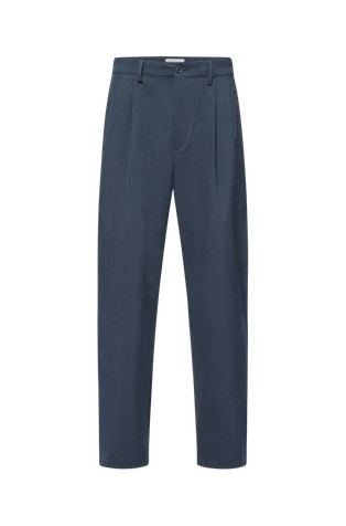 Relaxed fit trousers with pleats