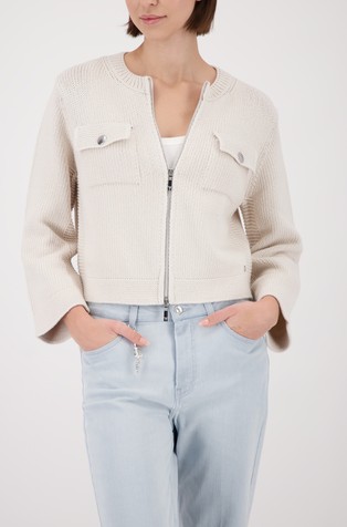 Pletena jopa s prsnima žepoma