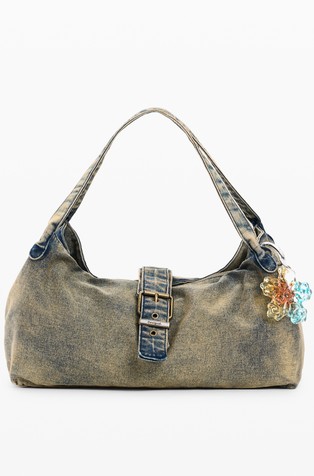 Denim torbica z obeskom